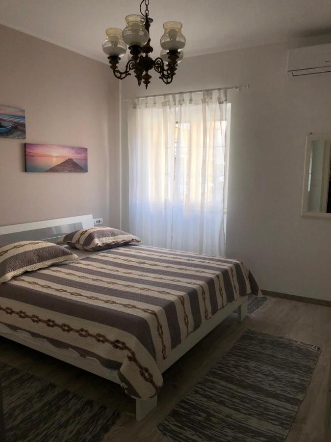 Apartment Batinica シベニク エクステリア 写真