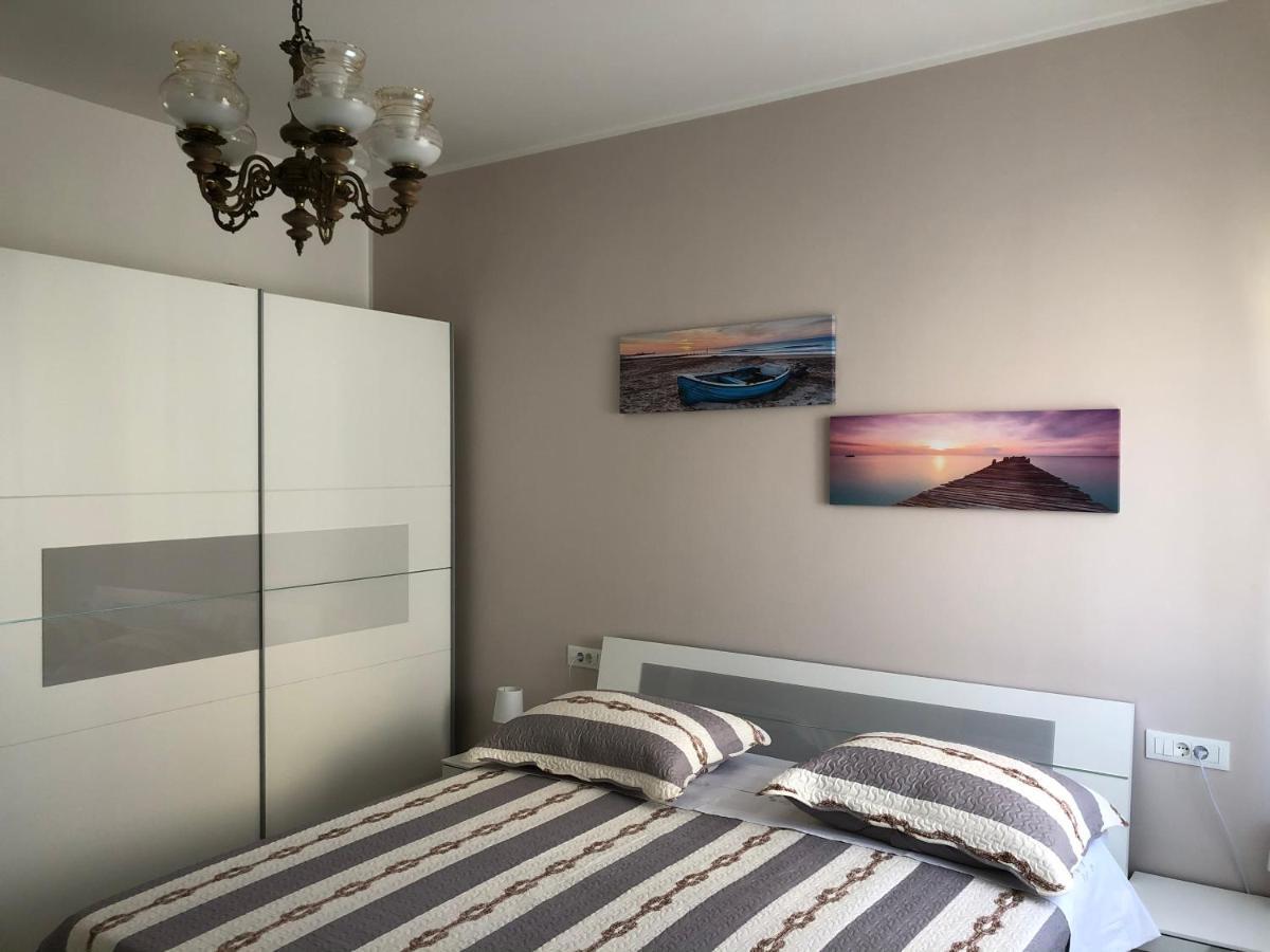 Apartment Batinica シベニク エクステリア 写真