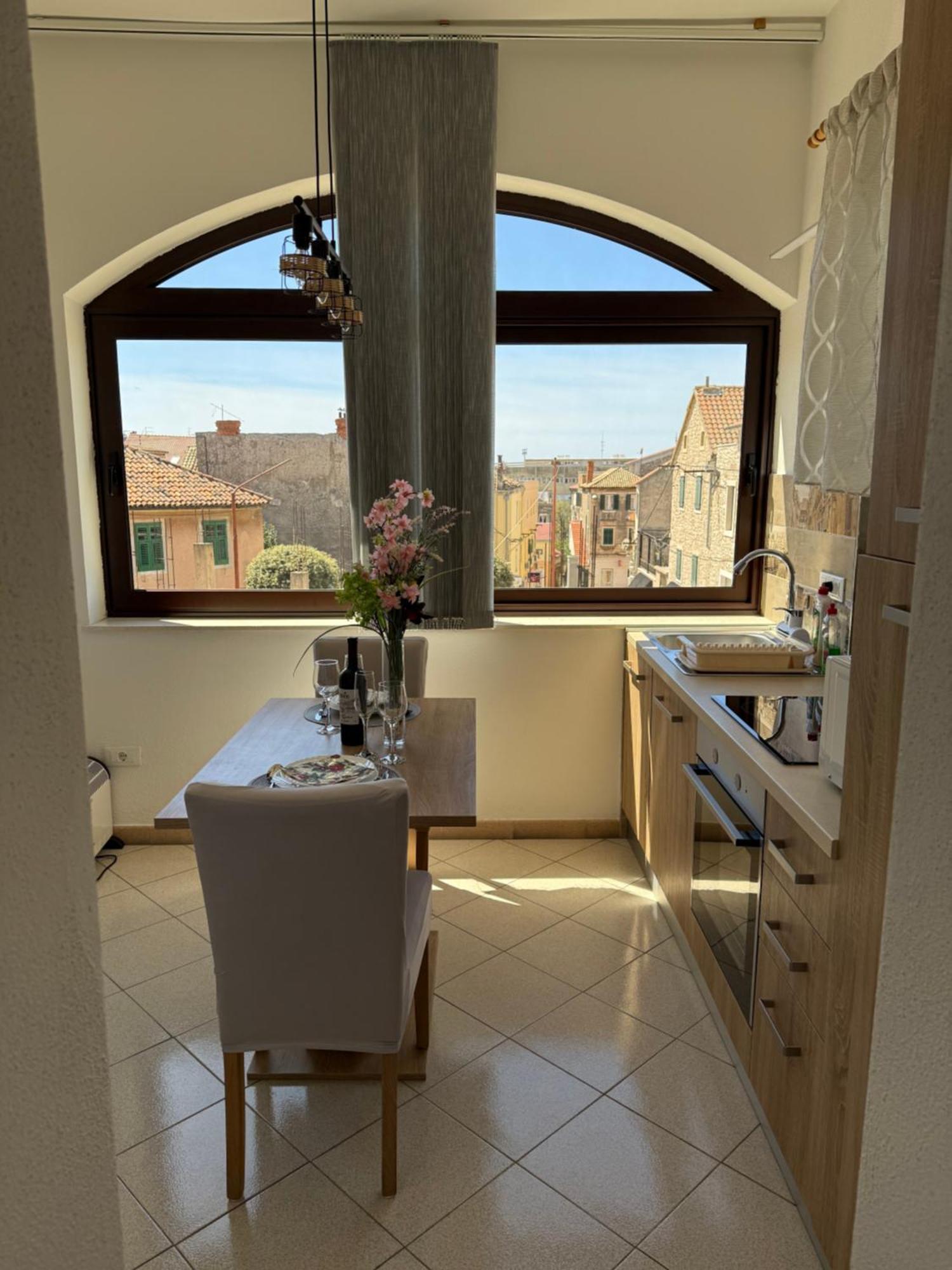 Apartment Batinica シベニク エクステリア 写真