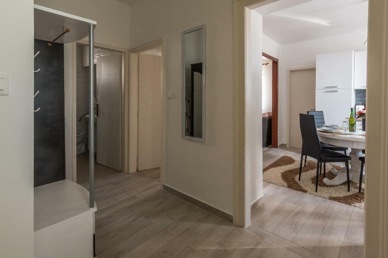 Apartment Batinica シベニク エクステリア 写真