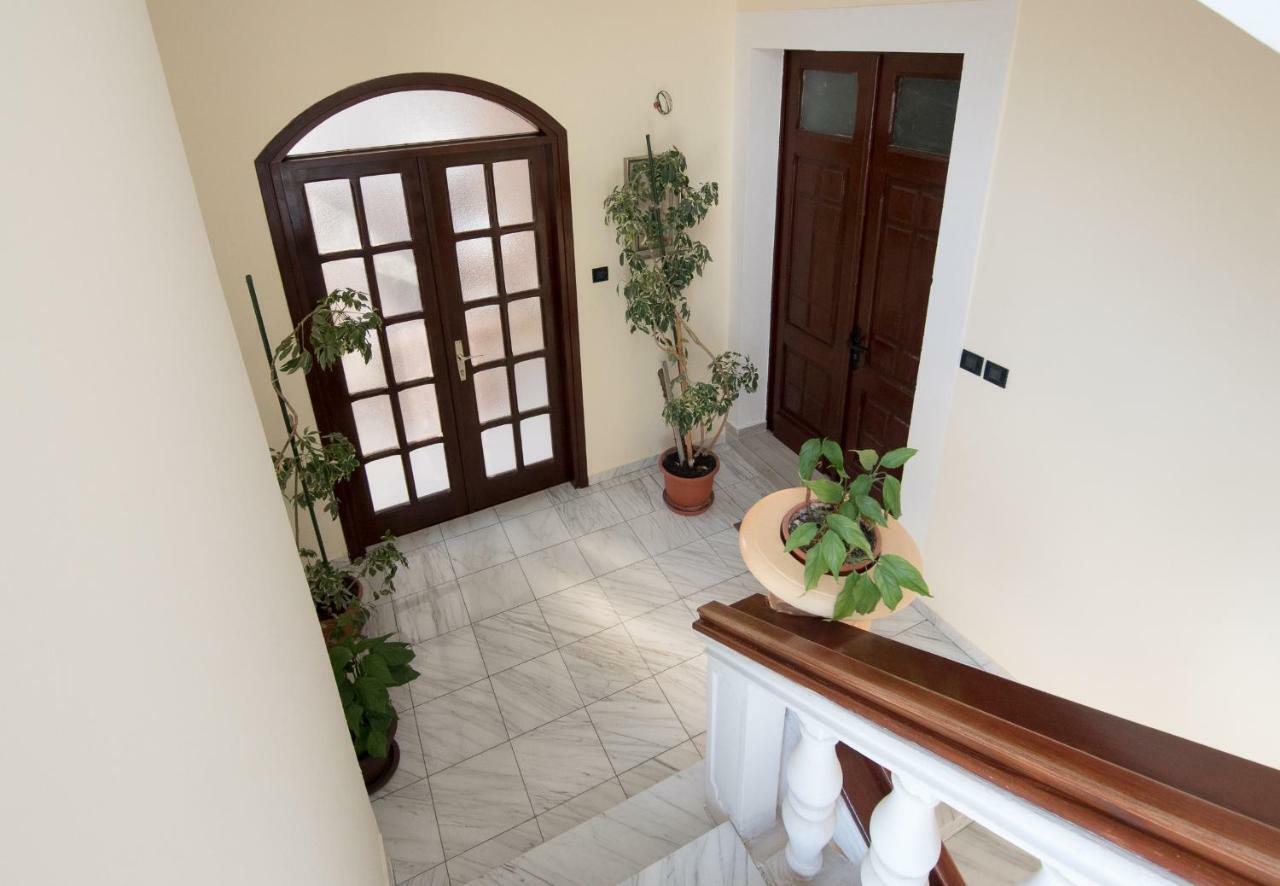 Apartment Batinica シベニク エクステリア 写真