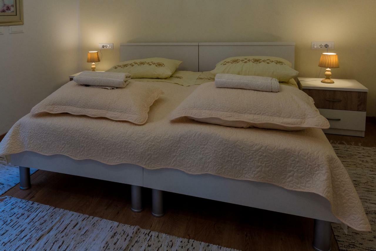 Apartment Batinica シベニク エクステリア 写真