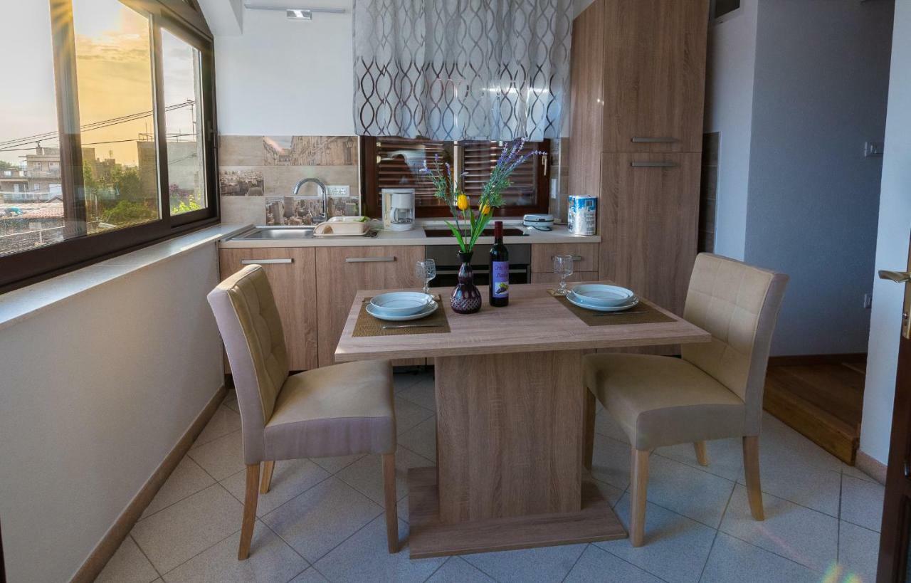 Apartment Batinica シベニク エクステリア 写真