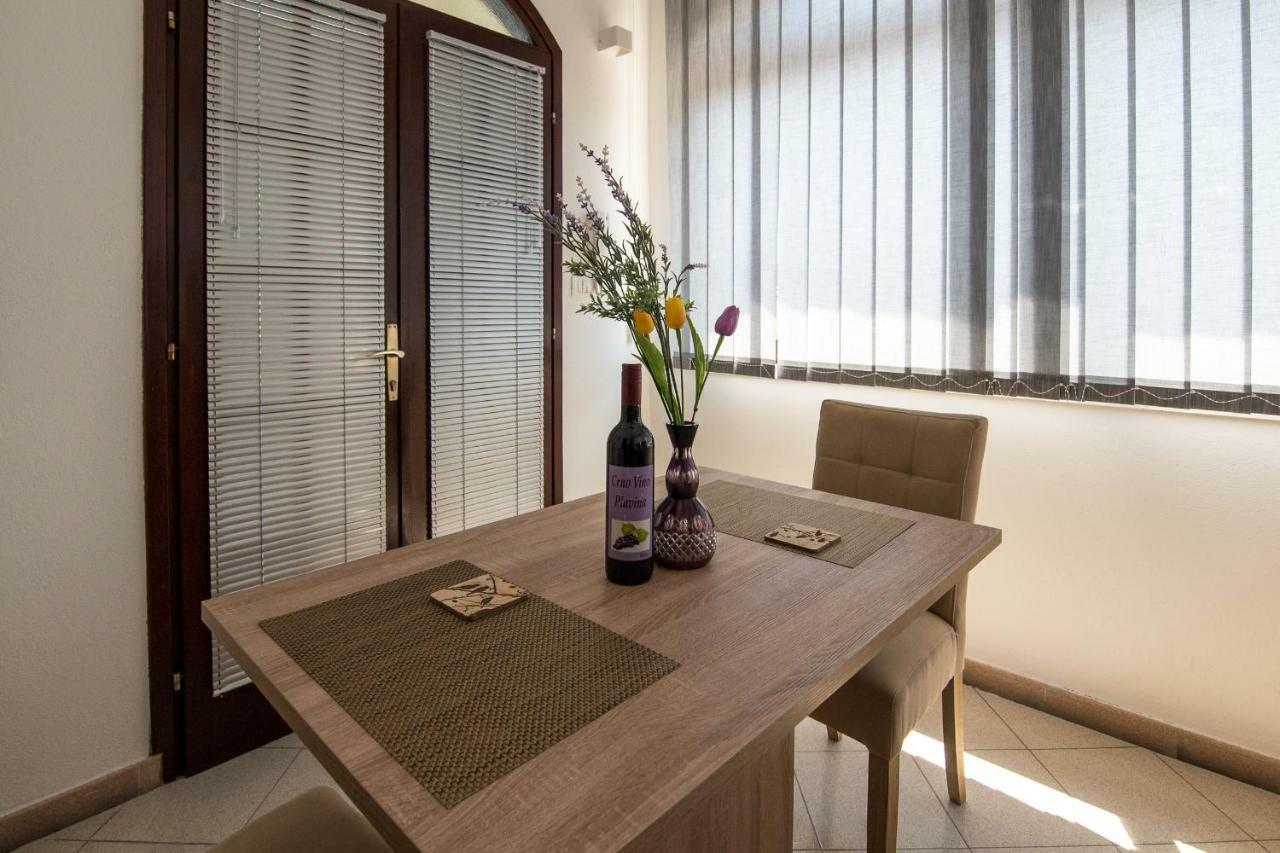 Apartment Batinica シベニク エクステリア 写真