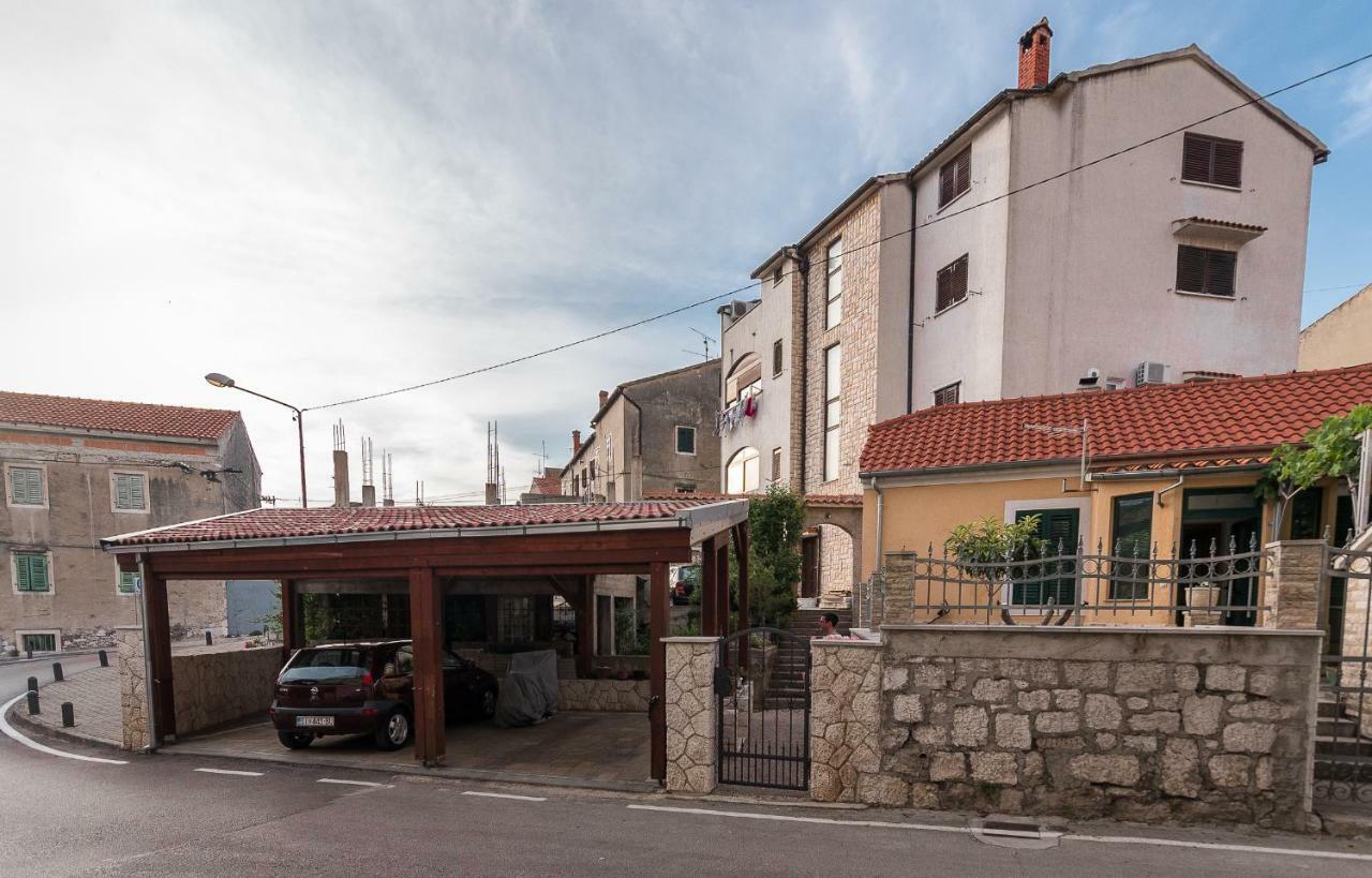 Apartment Batinica シベニク エクステリア 写真